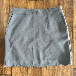 LOFT - Gray Scalloped Trim Mini Skirt with Pockets - Size 8